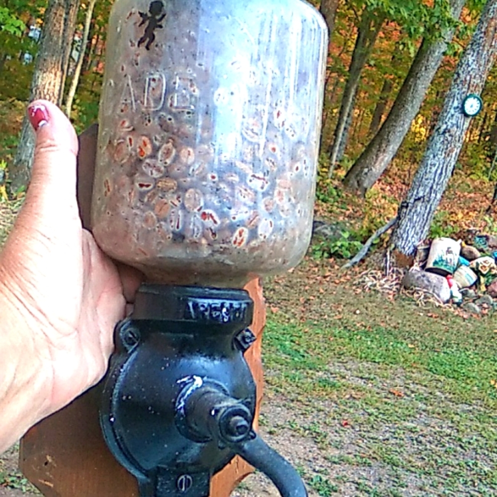 ☕️ Vintage Arcade Coffee Grinder Cast Iron Glass WALL HANGING VNPLVC - Picture 3 of 16